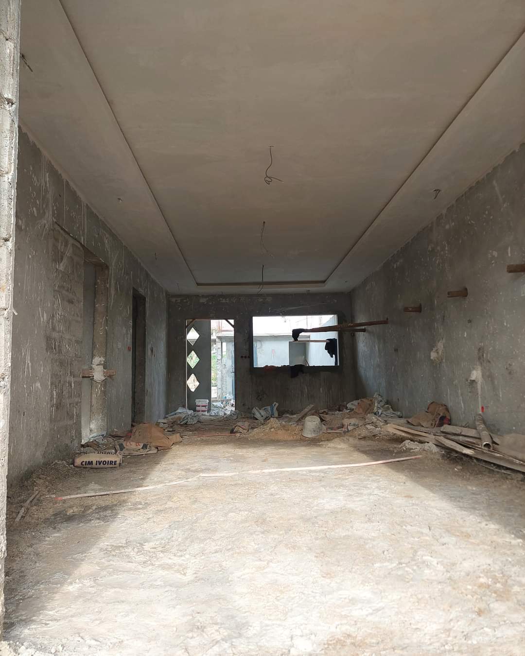 vente de villa duplex 5 et 6 pièces à Bingerville Route de akandjé.