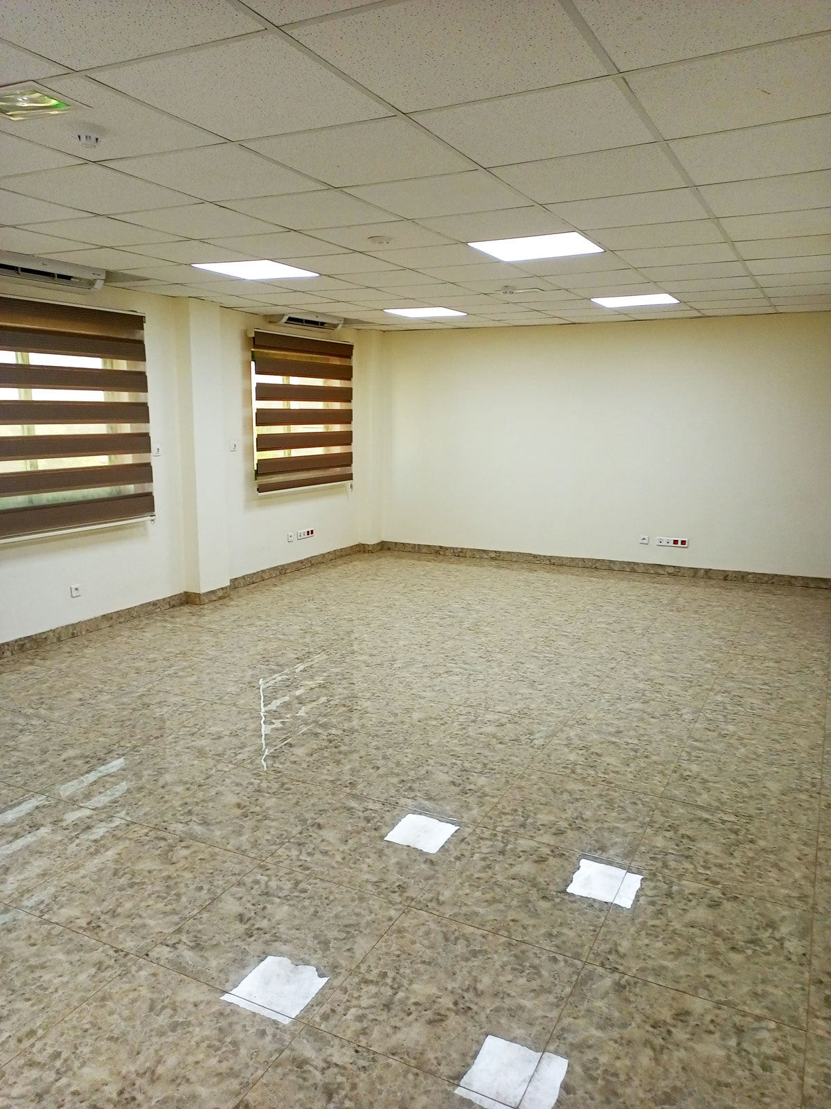 UN ENTREPÔT DE 75 M² EN LOCATION A OUAGADOUGOU QUARTIER PATTE D’OIE SUR PERFECTOR IMMOBILIER UN ENTREPÔT DE 75 M² EN LOCATION A OUAGADOUGOU QUARTIER PATTE D’OIE SUR PERFECTOR IMMOBILIER