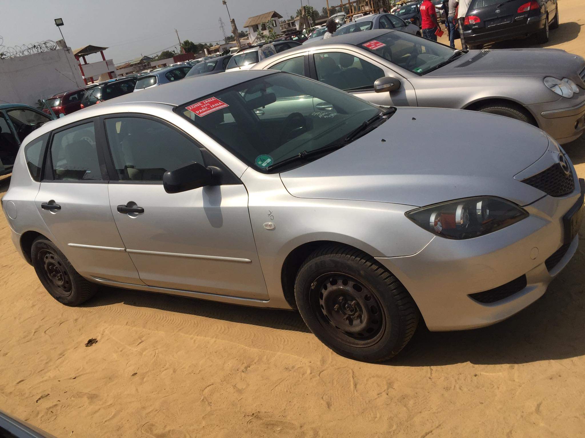 Mazda3 2004 transmission manuelle intérieur tissu moteur v4 sans douane