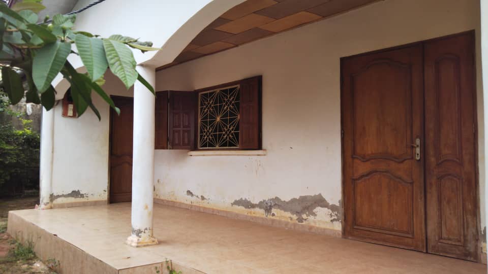 VILLA à VENDRE à CITÉ de la PAIX VILLA à VENDRE à CITÉ de la PAIX