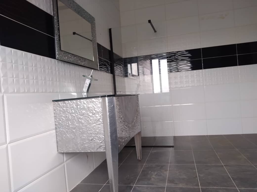 vente de villa duplex 8 pièces haut standing avec piscine et sous sol à cocody rivera faya