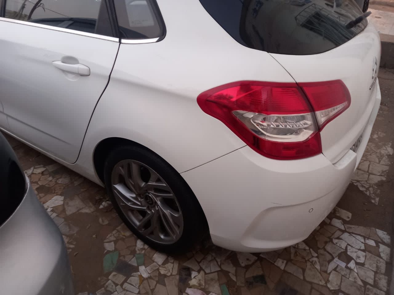 CITROEN C4 ANNÉE 2014: CITROEN C4 ANNÉE 2014: