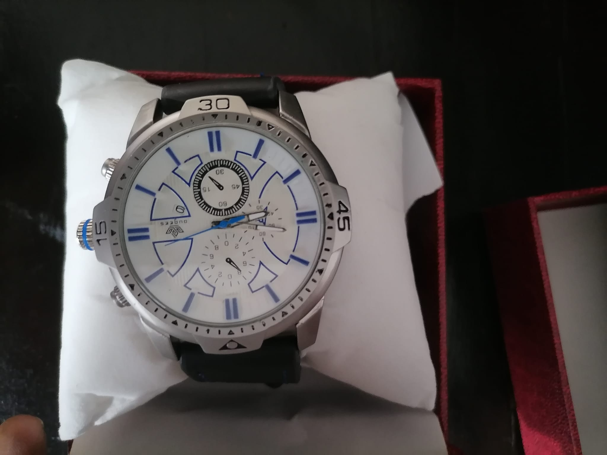 MONTRE EN VENTE MONTRE EN VENTE