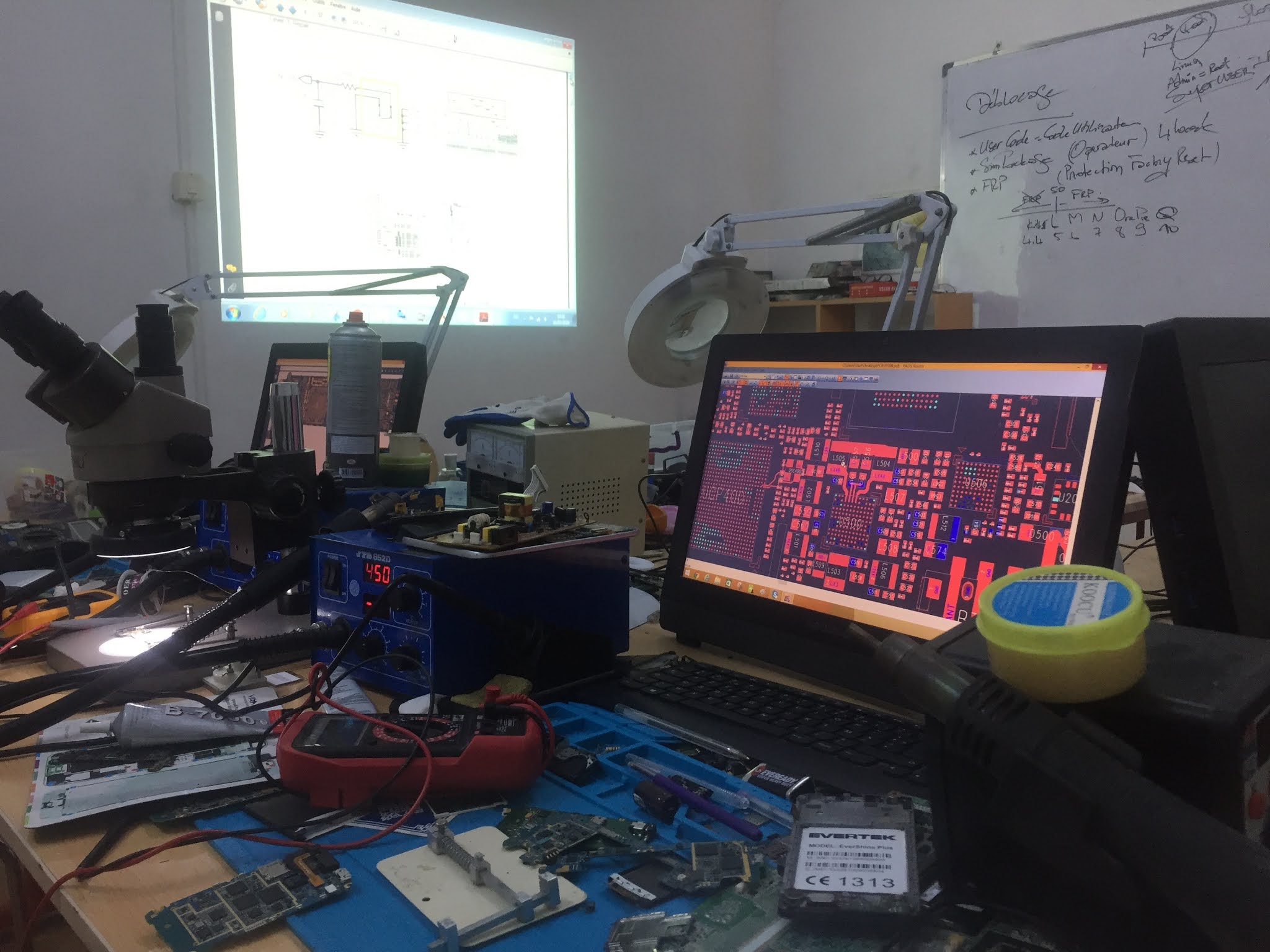 formation de 7 semaines en réparation des Smartphones et tablettes.