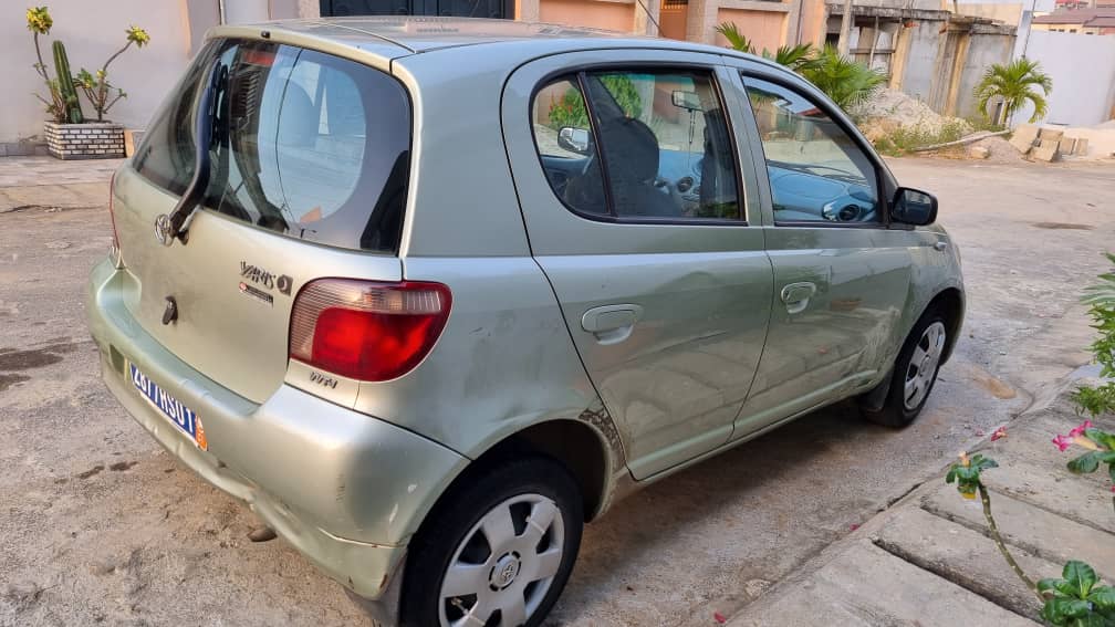Toyota yaris boite manuelle 2002