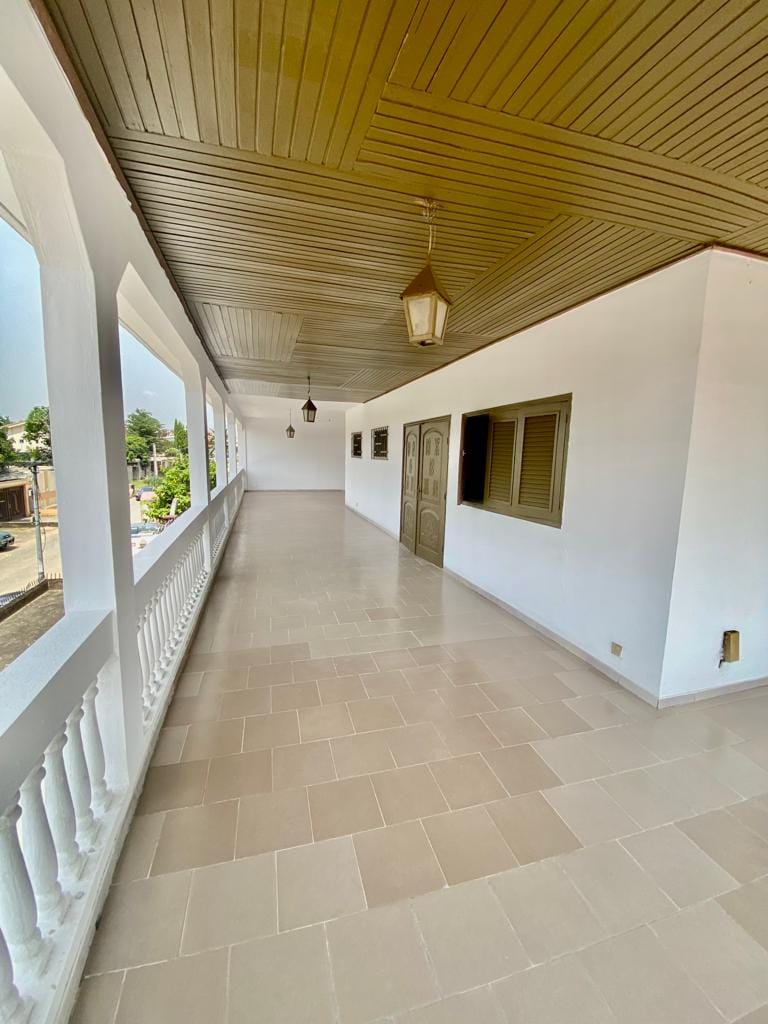 nous mettons en location un grand duplex de plus de 17 pièces aux 2 plateaux nous mettons en location un grand duplex de plus de 17 pièces aux 2 plateaux