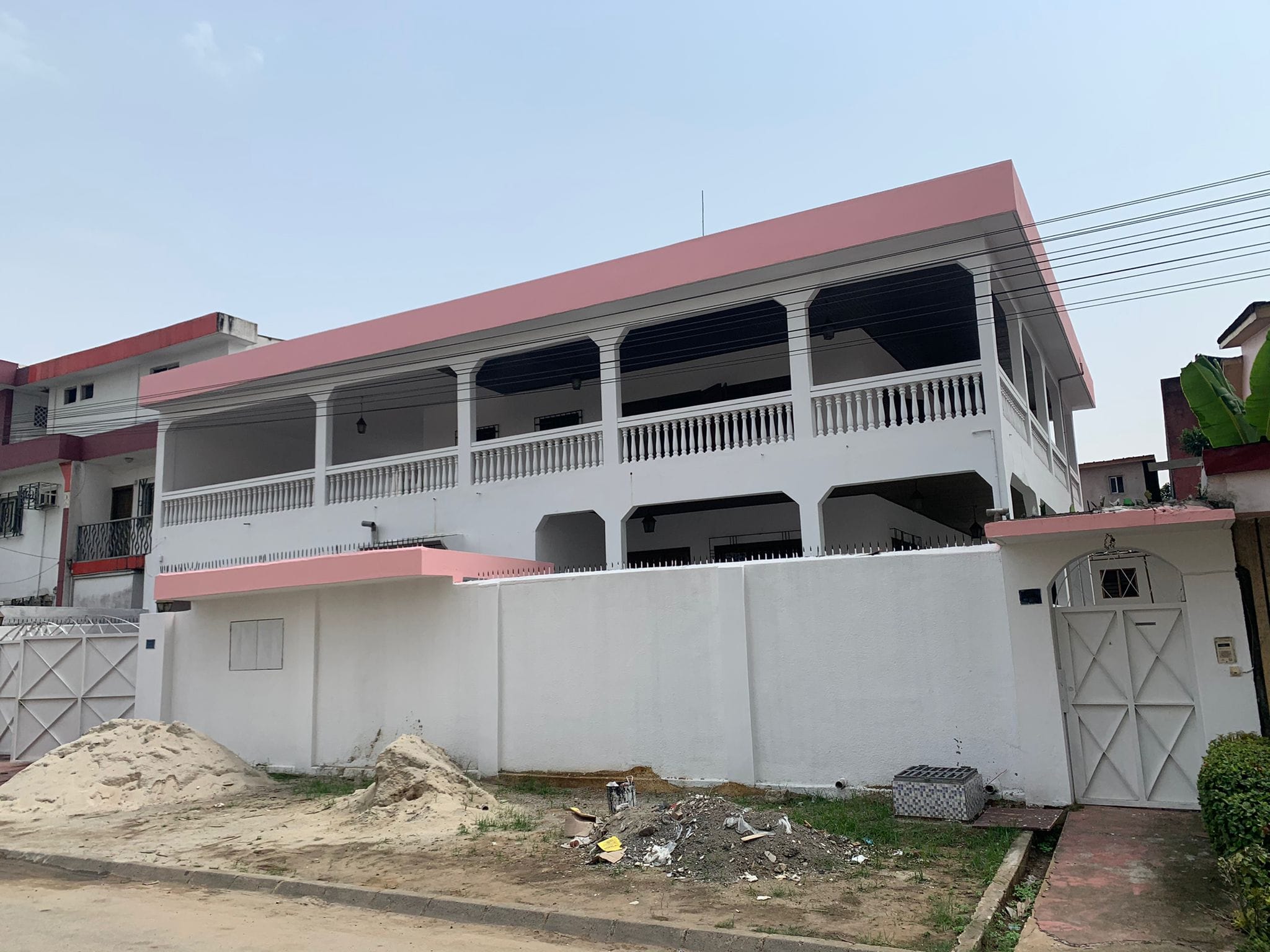 nous mettons en location un grand duplex de plus de 17 pièces aux 2 plateaux nous mettons en location un grand duplex de plus de 17 pièces aux 2 plateaux