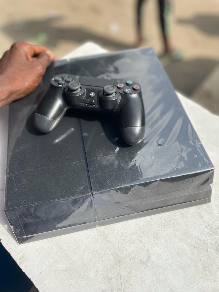 PS4 PRO CRAQUE EN VENTE PS4 PRO CRAQUE EN VENTE