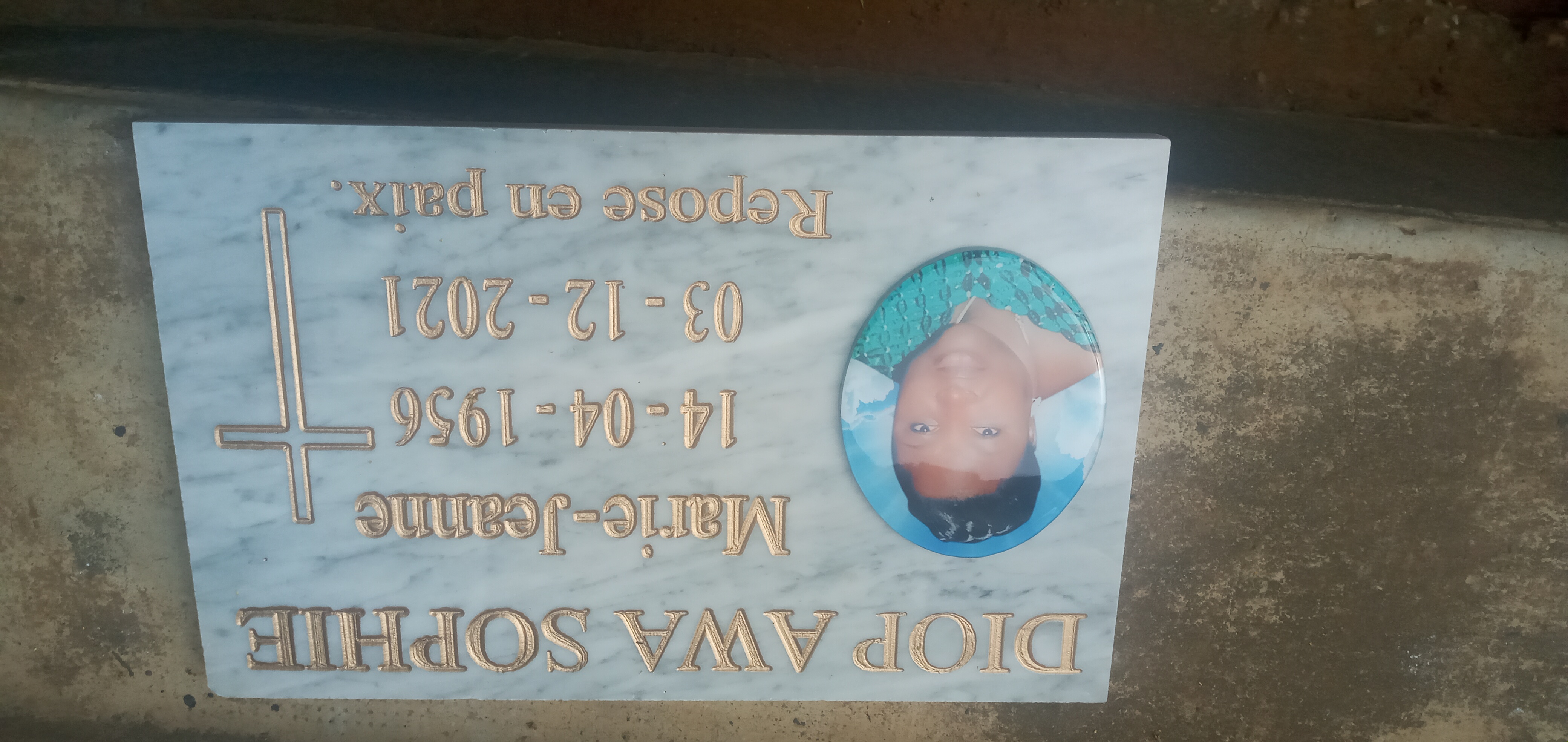 GRAVURE OU IMPRESSION SUR MARBRE- GRANITE -PLEXIGLAS GRAVURE OU IMPRESSION SUR MARBRE- GRANITE -PLEXIGLAS