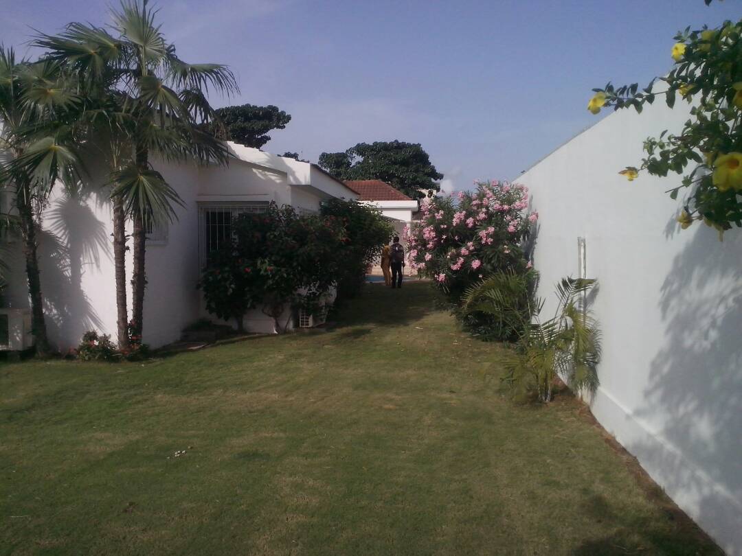 Vente d’une maison à piscine et jardin Vente d’une maison à piscine et jardin