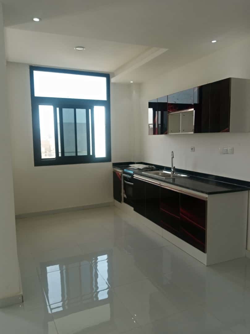 APPARTEMENT  À LOUER AUX MAMELLES A LA CITÉ MBACKIYOU FAYE