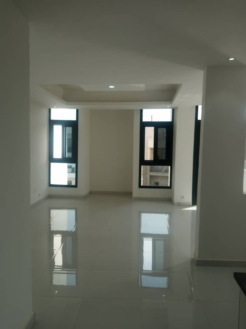 APPARTEMENT  À LOUER AUX MAMELLES A LA CITÉ MBACKIYOU FAYE