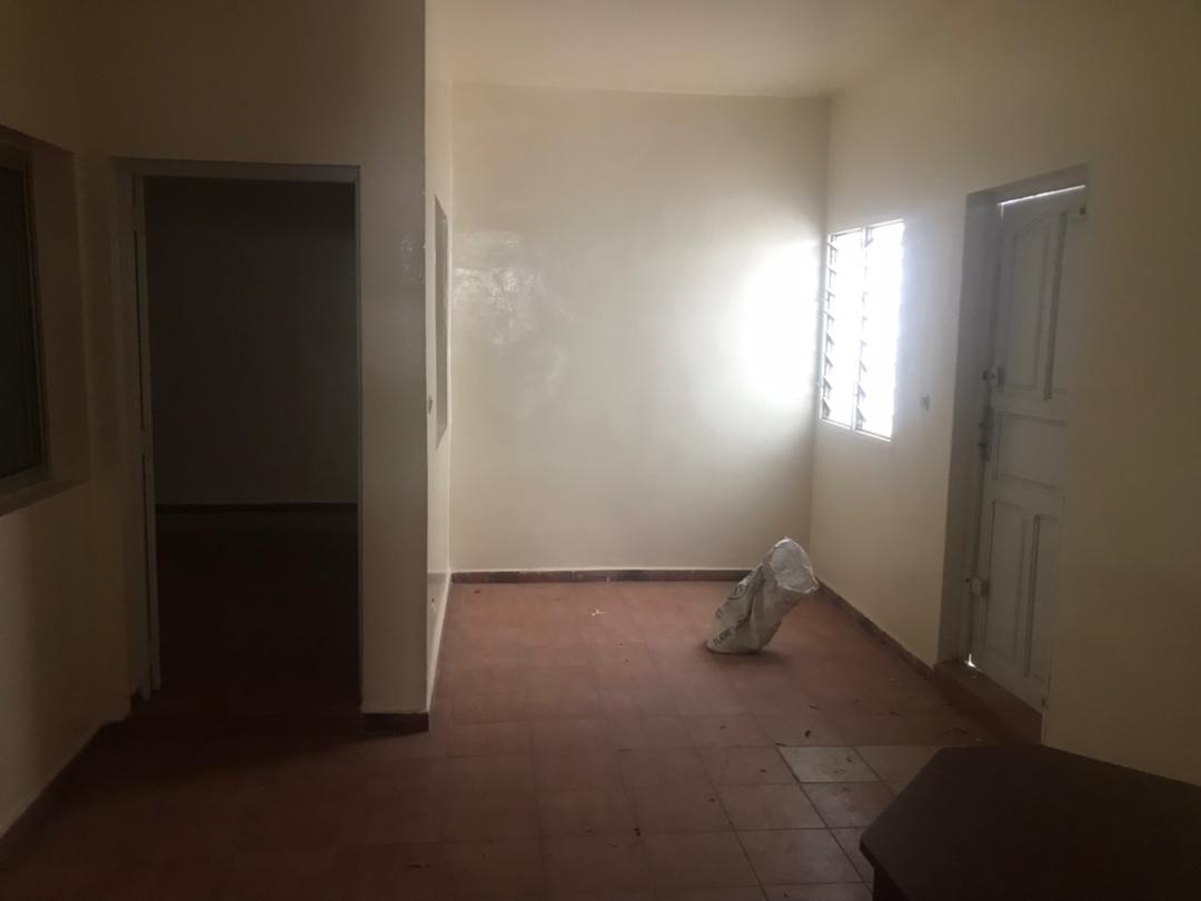 APPARTEMENT À LOUER YOFF
