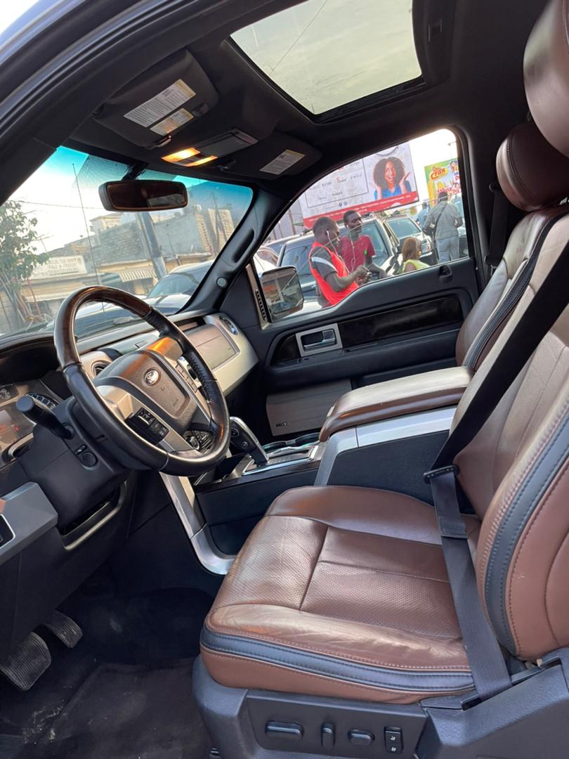 Ford F150 PLatinum  V6
