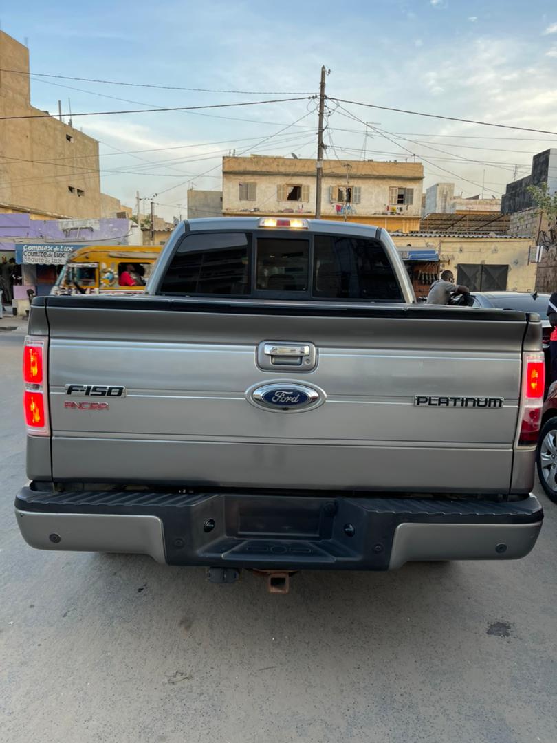 Ford F150 PLatinum  V6