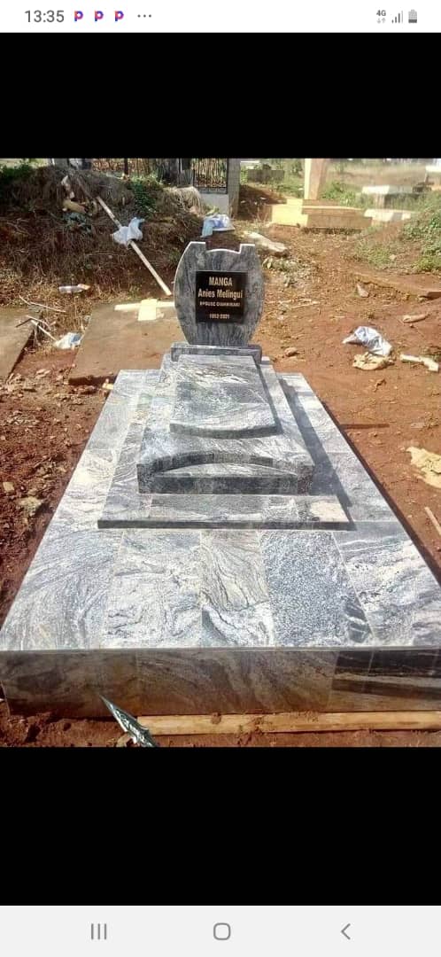 Pierre tombale au cameroun