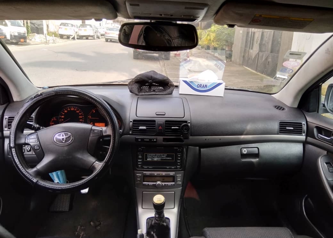 avensis 2008 8 mois au Cameroun
