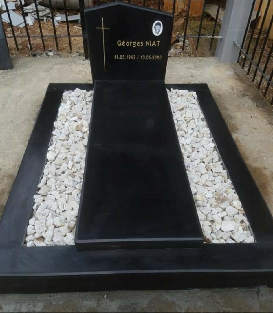 Pierre tombale aucameroun