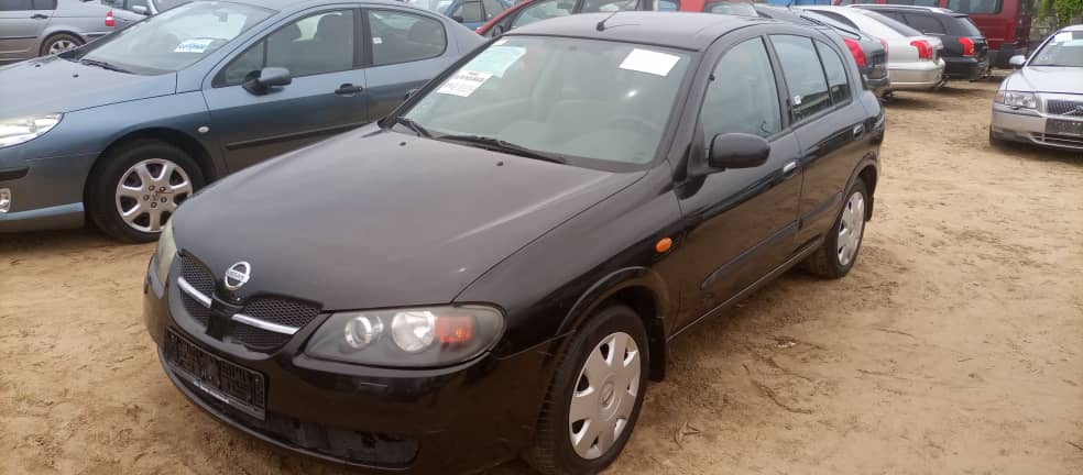 Nissan almera