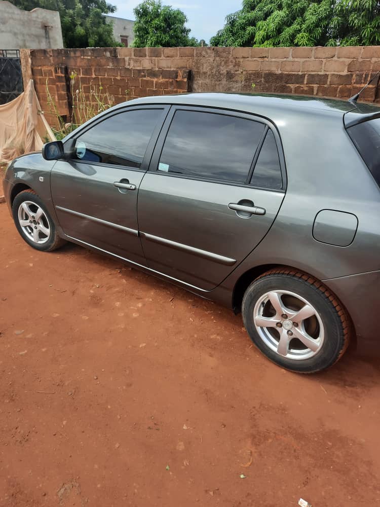 Entreprise AKDR mali automobile vente achat location partenariat Toyota Drogba 2006 essence manuelle tout nickel bien climatisé 4 200 000 à discuter jusqu'à la plaque troc possible contact 76326546/69777978