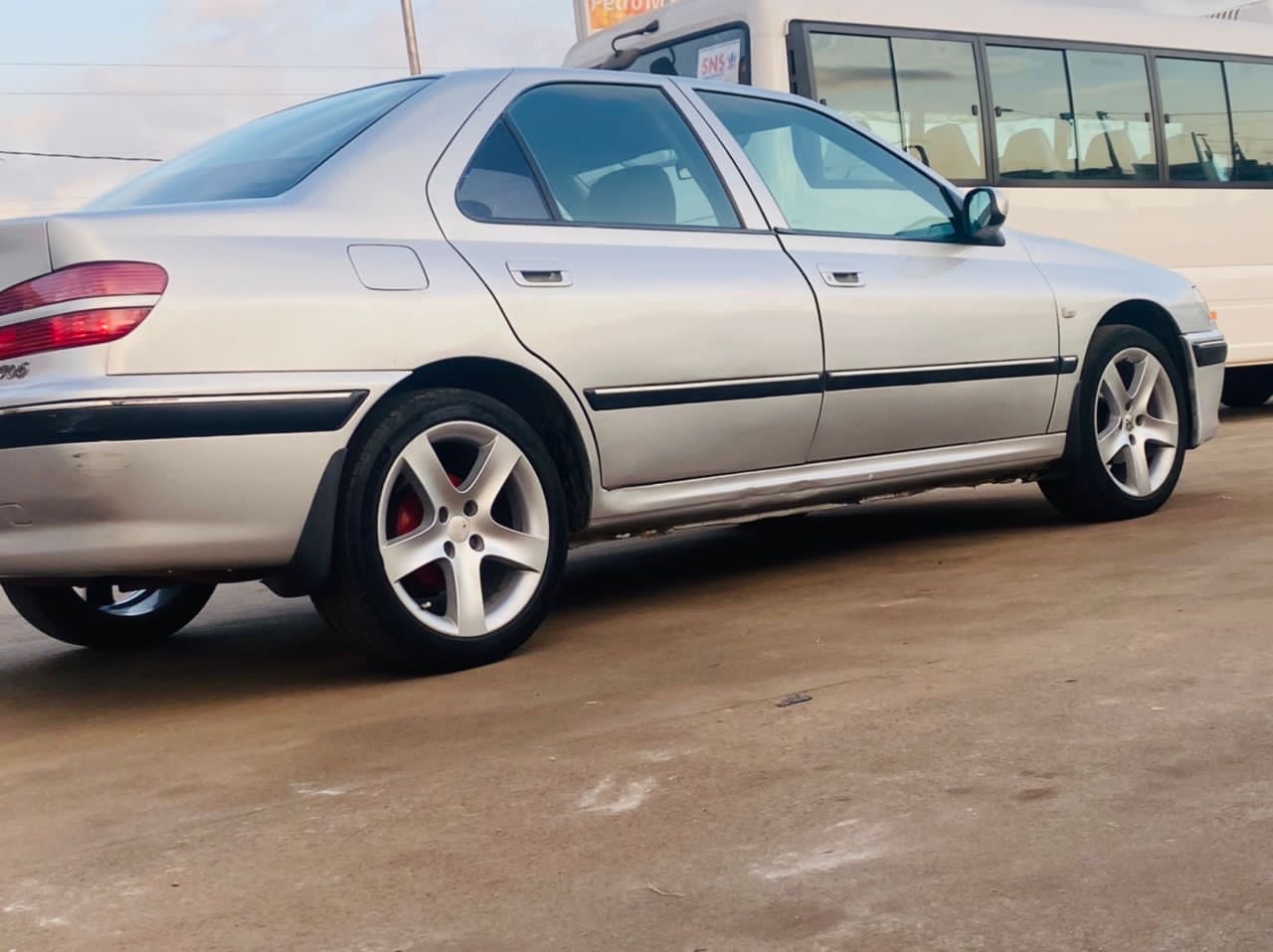 Peugeot 406