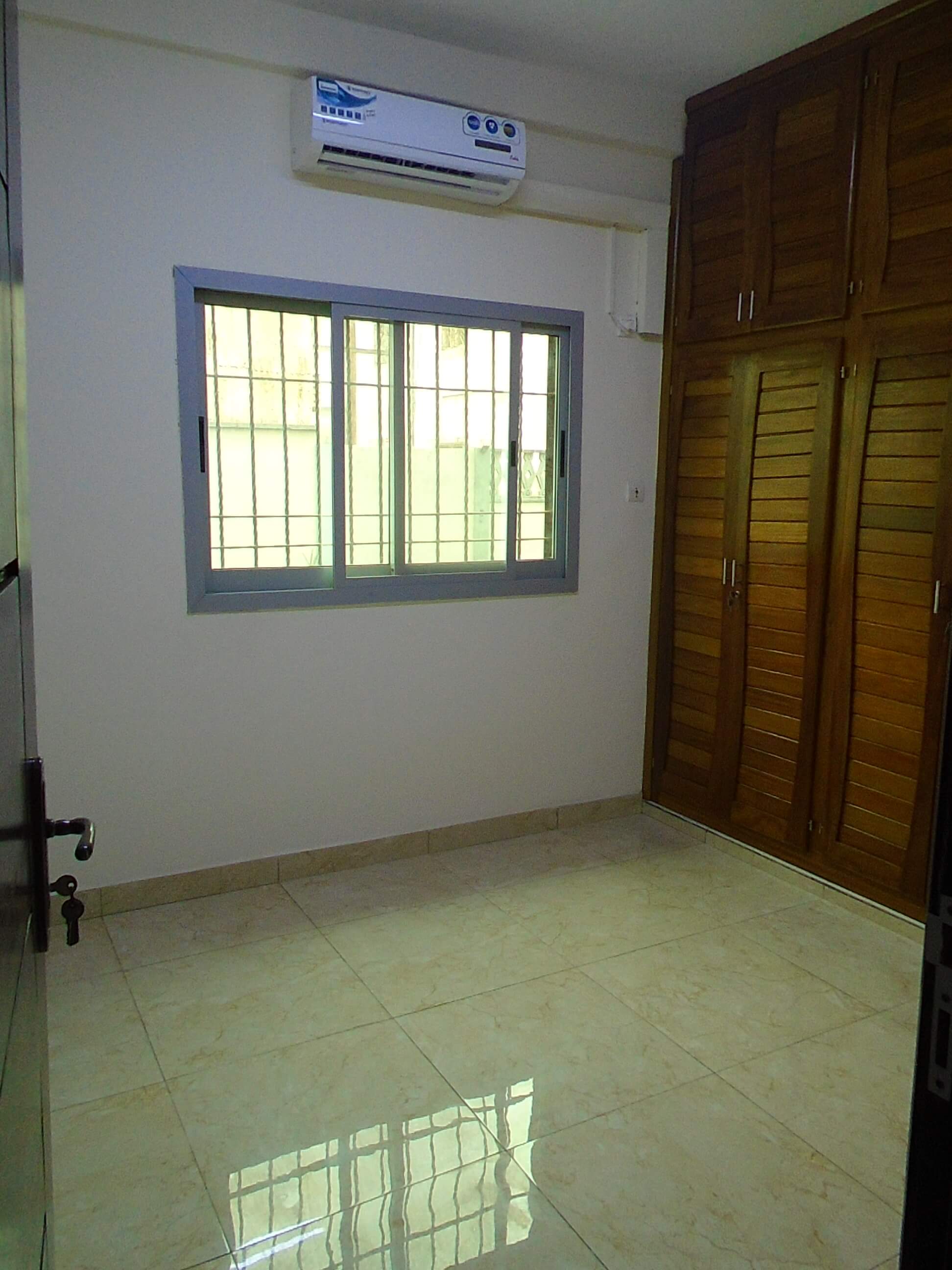 Joli et vaste appartement haut standing 3 chambres 3 douches à louer, pk11