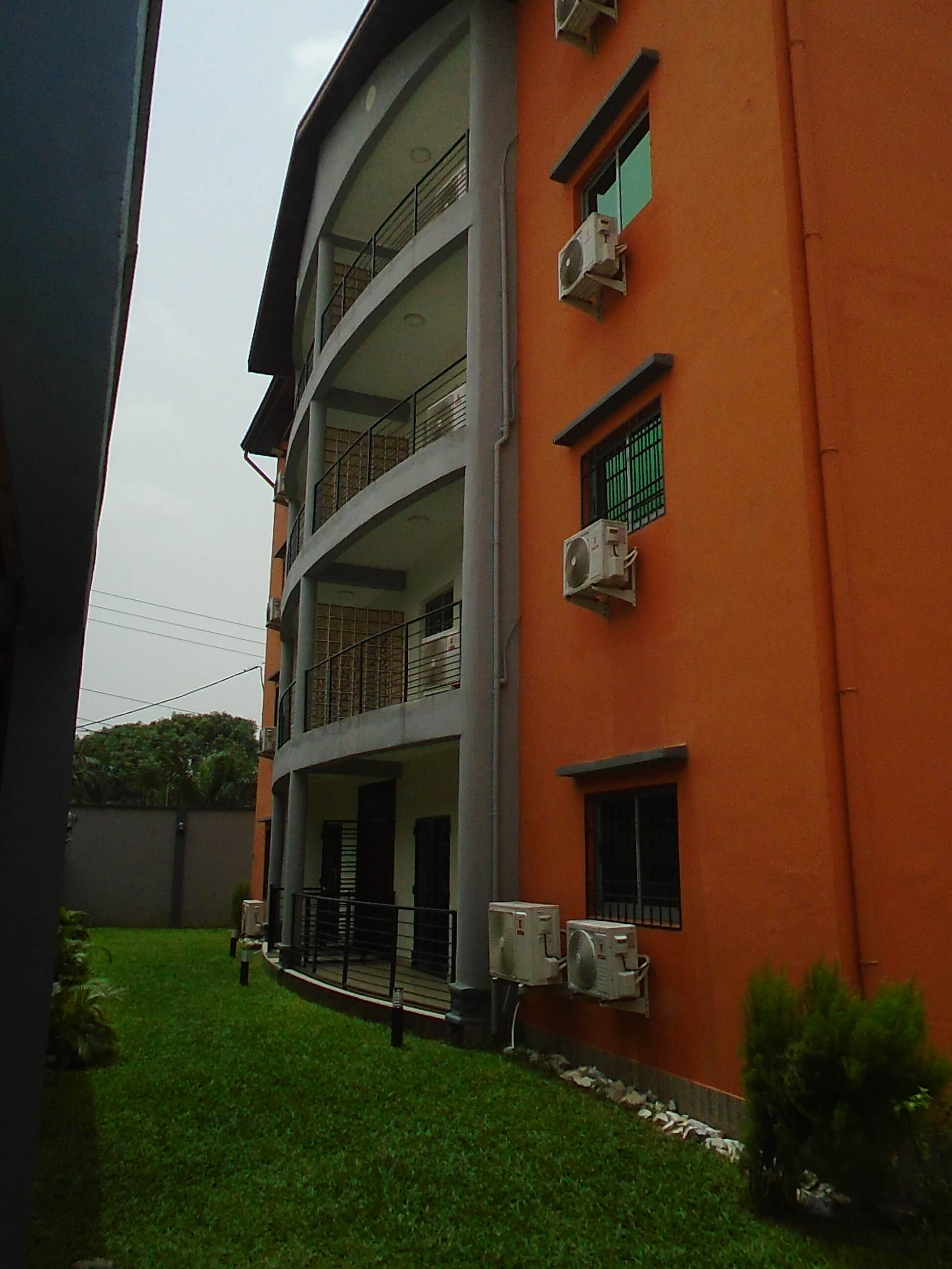 Joli et vaste appartement haut standing 3 chambres 3 douches à louer, pk11