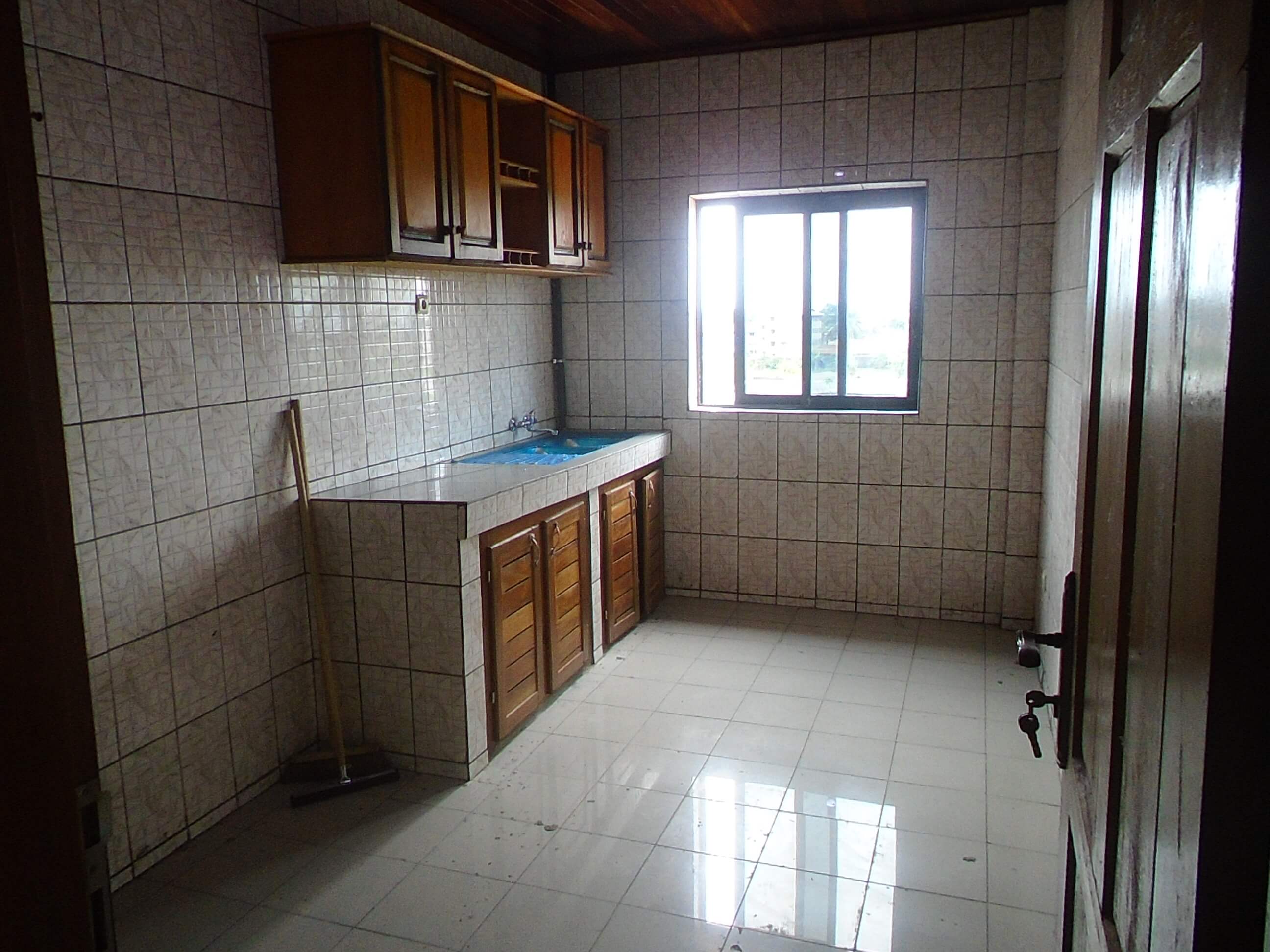 Joli et vaste appartement 2 chambres 2 douches à louer, Logbessou