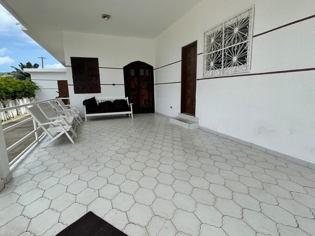 LOCATION DE MAGNIFIQUE VILLA À COTONOU LOCATION DE MAGNIFIQUE VILLA À COTONOU