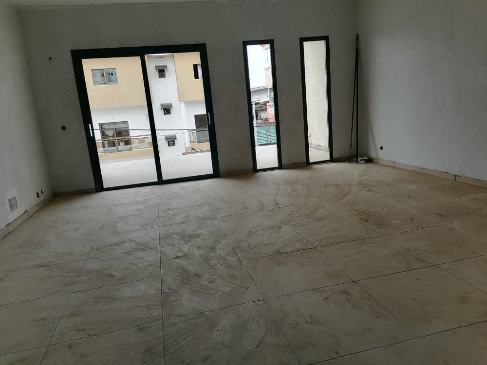 VENTE DE DUPLEX 7 PIÈCES A LA RIVERA FAYA