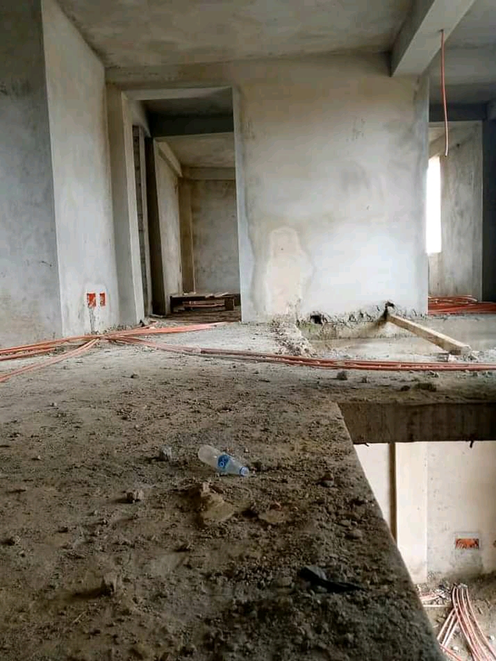 VENTE DE DUPLEX 4 PIÈCES A LA RIVERA FAYA  DANS LA CITÉ LAURIER.