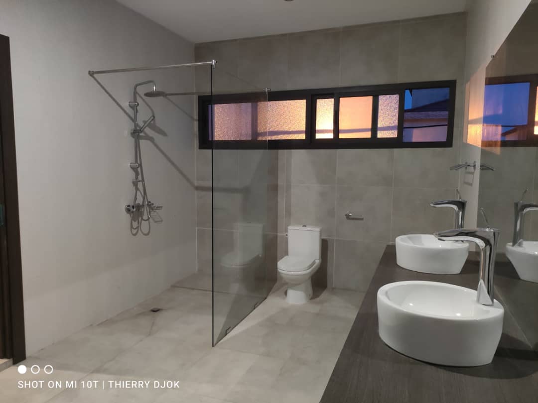 VENTE D'UN DUPLEX 8 PIÈCES AVEC PISCINE A LA RIVERA FAYA