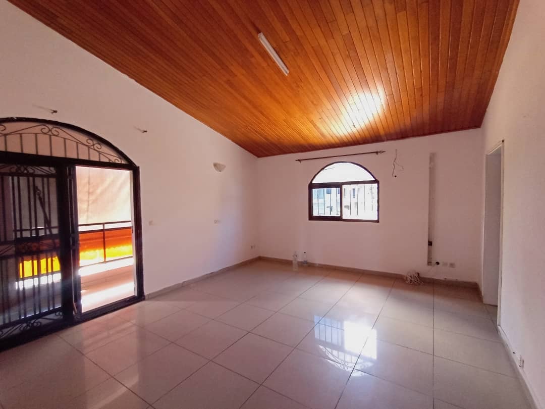 VENTE D'UN DUPLEX 5 PIÈCES A LA RIVERA FAYA DANS LA CITÉ ATCI