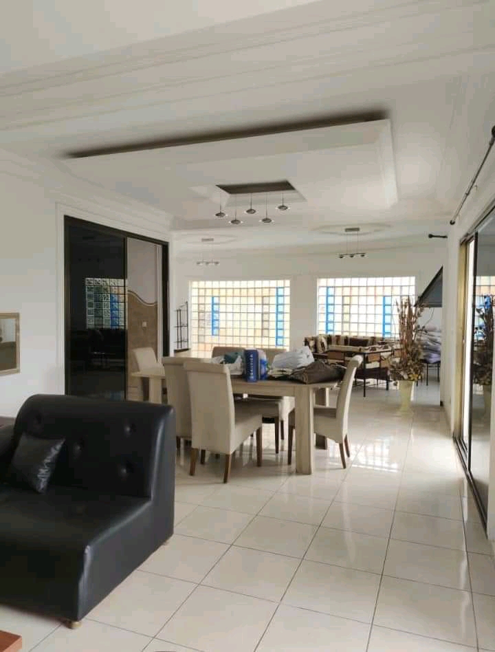 VENTE  DE SOMPTUEUSE DUPLEX DE 7 PIÈCES  SUR 1000m² RIVIERA BONOUMIN VERS ABIDJAN MALL