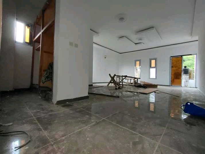 VENTE DE DUPLEX 7 PIÈCES  HAUT STANDING A LA RIVERA ABATTA