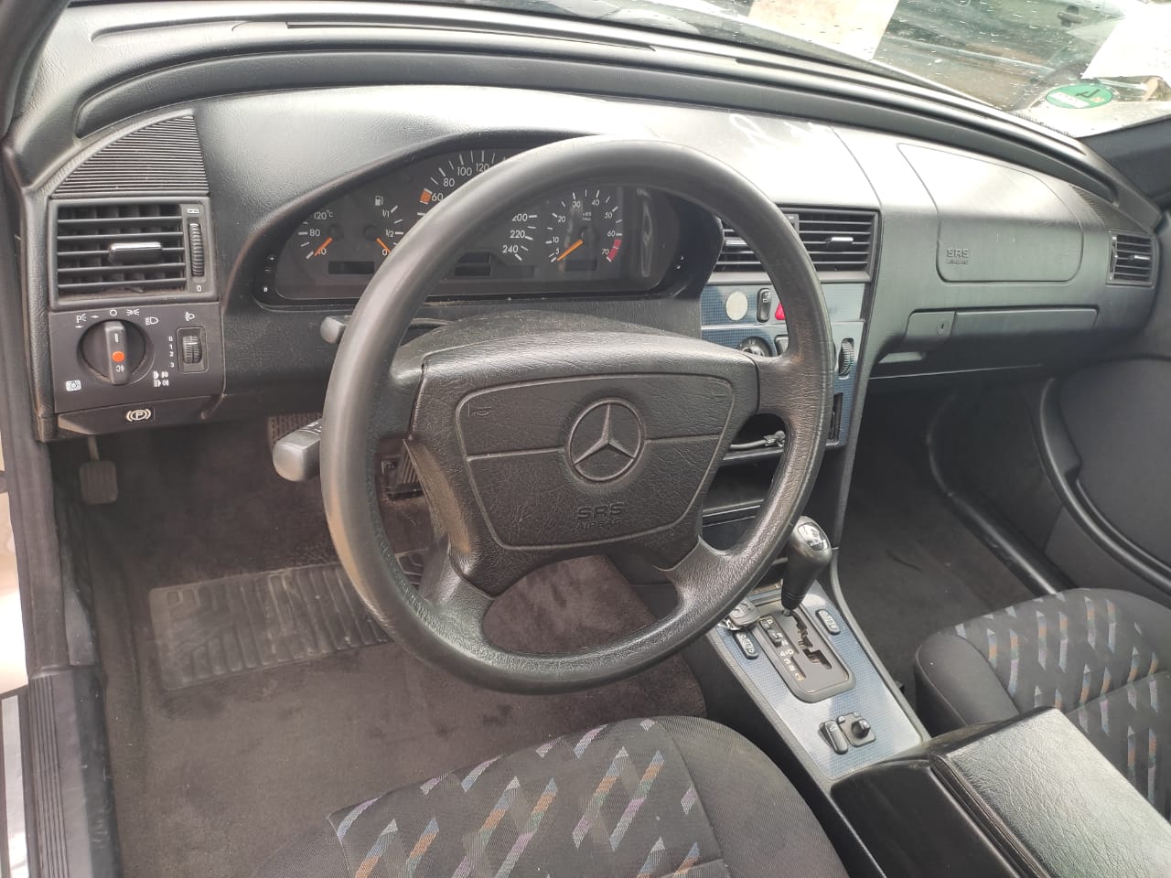 Mercedes C180