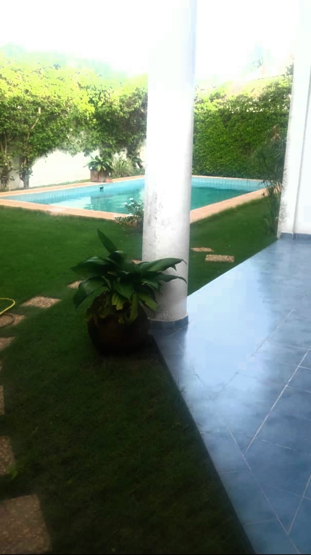 Vente d’une maison à piscine et jardin Vente d’une maison à piscine et jardin