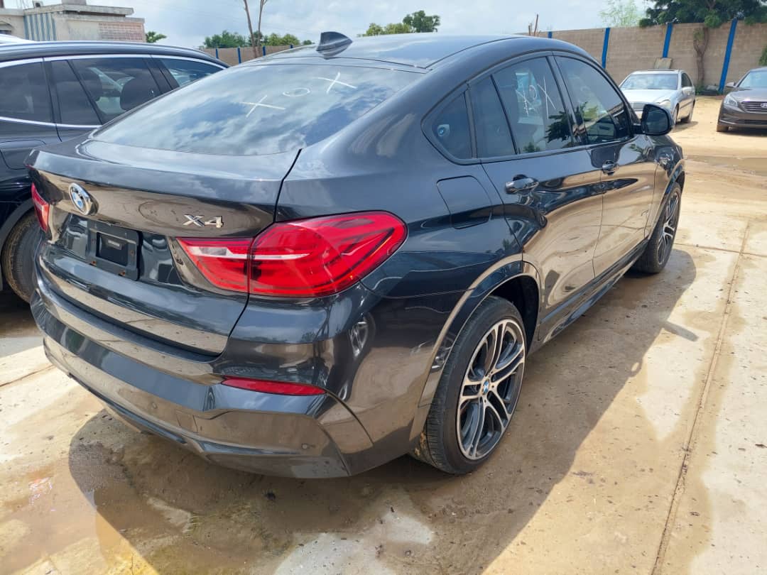 BMWX4