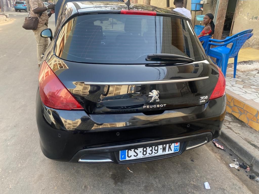 PEUGEOT 308