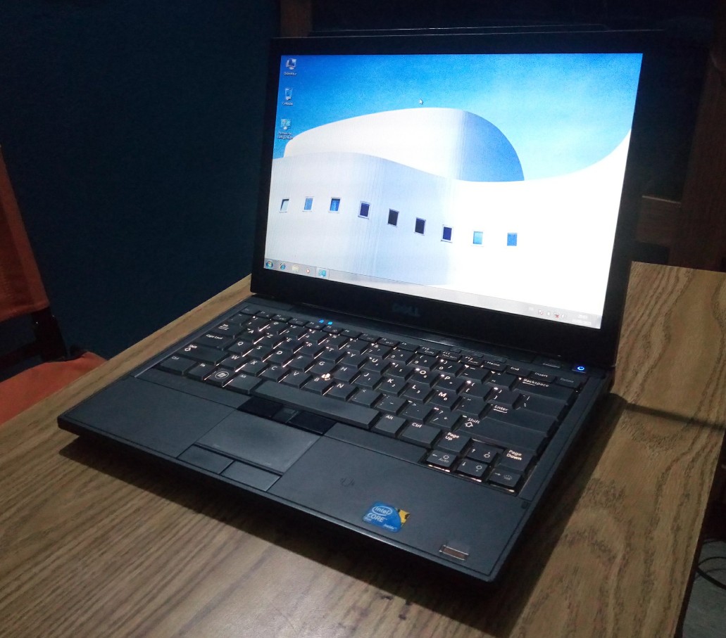 DELL Latitude E4300