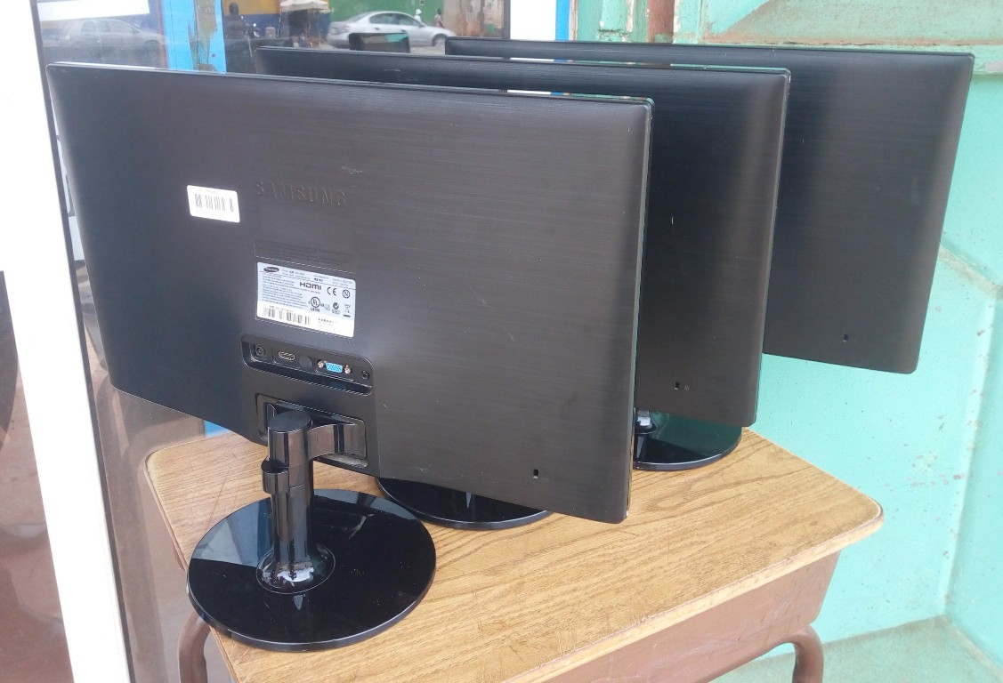 Ecran moniteur SAMSUNG 22 pouces