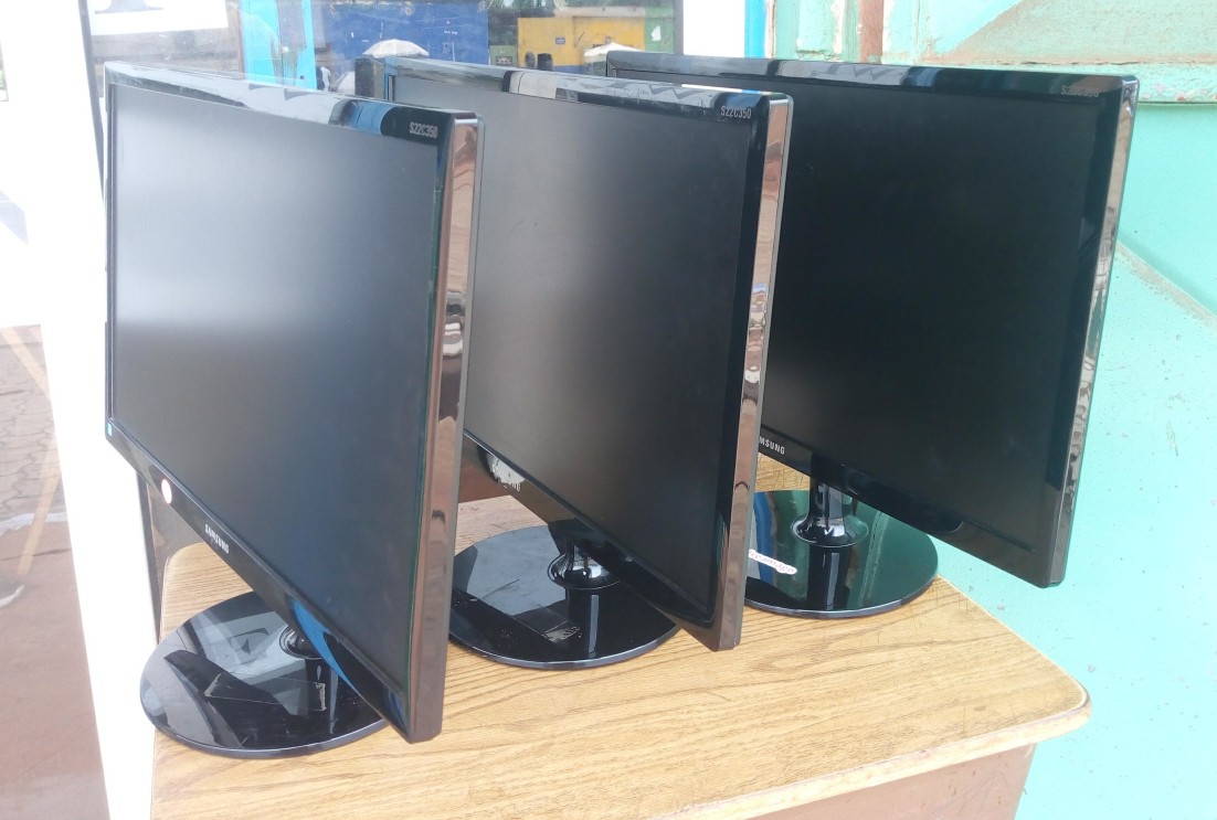 Ecran moniteur SAMSUNG 22 pouces