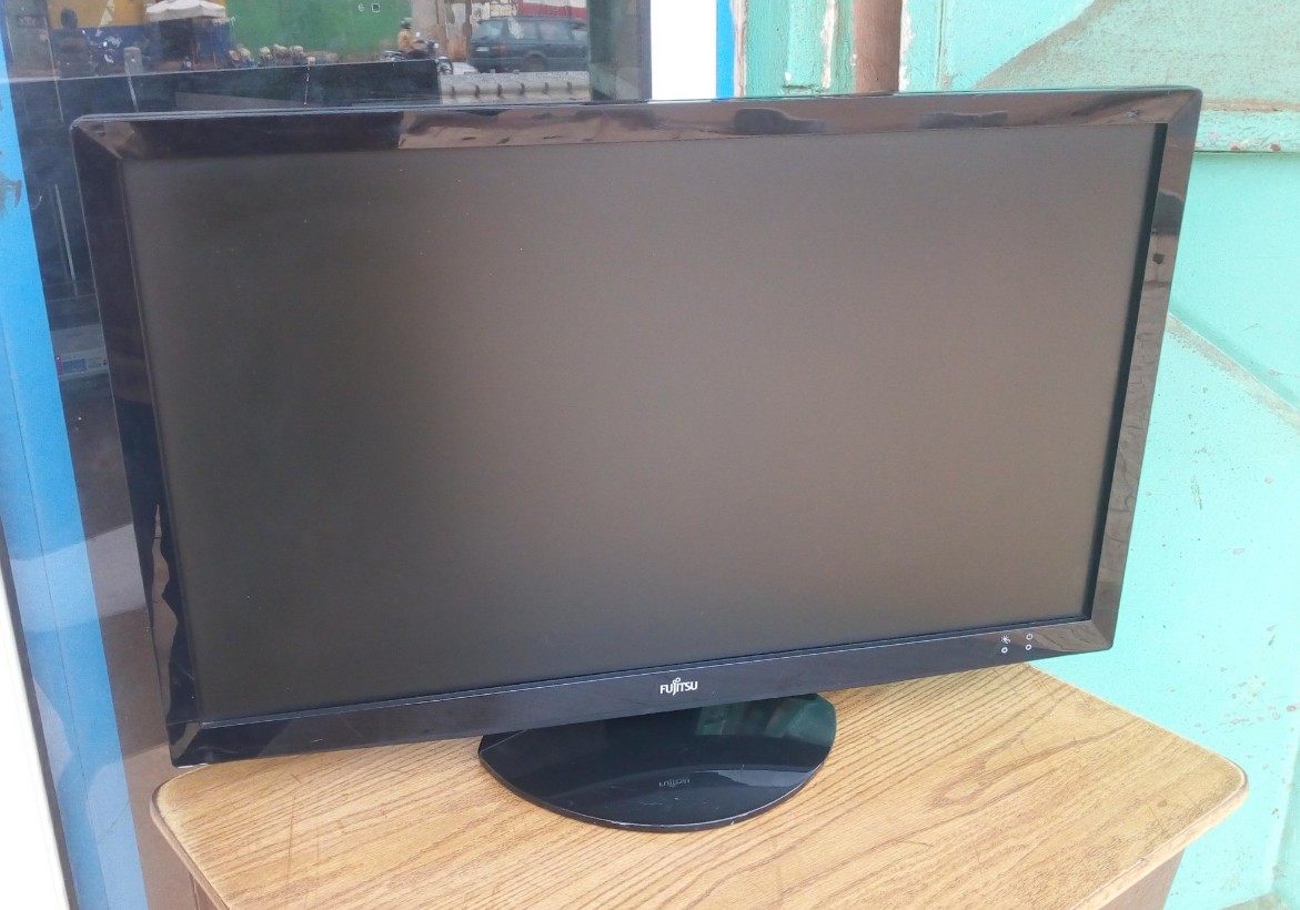 Ecran moniteur FUJITSU 27 pouces