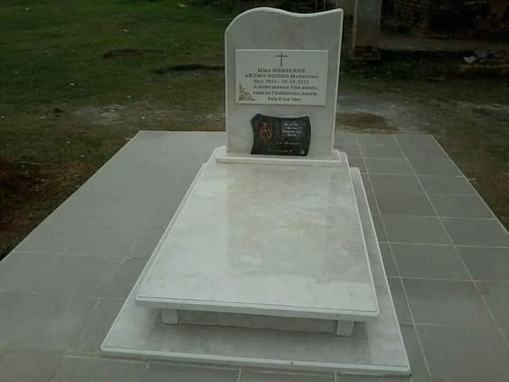 Pierre tombale En Granite