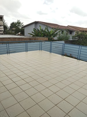 villa de 5 pièces plus jardin en location