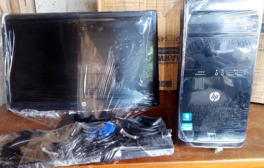 ORDINATEURS BUREAUX core i7 écran 20 pouces