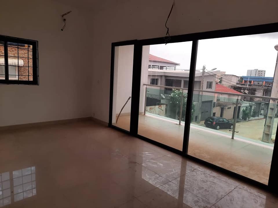 BELLE VILLA A LOUER A LA RIVIERA JULES VERNE