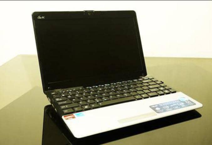 Asus dual core avec une carte graphique NVIDIA GeForce très propre vendu avec reçu et garantie