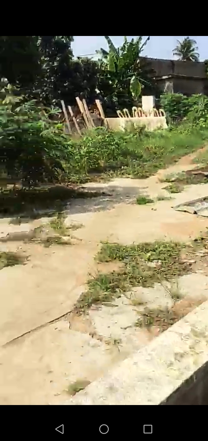 Terrain commercial en vente à yopougon