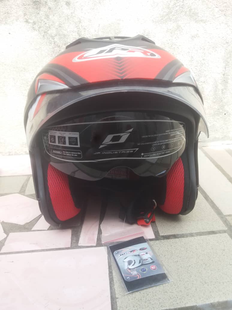 CASQUES DE MOTO J.P.R SCELLÉS CASQUES DE MOTO J.P.R SCELLÉS